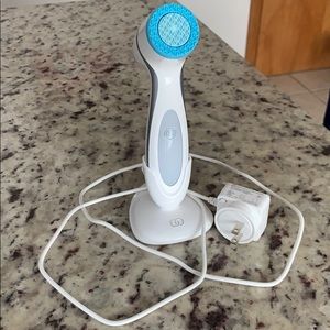 NuSkin Facial Cleanser